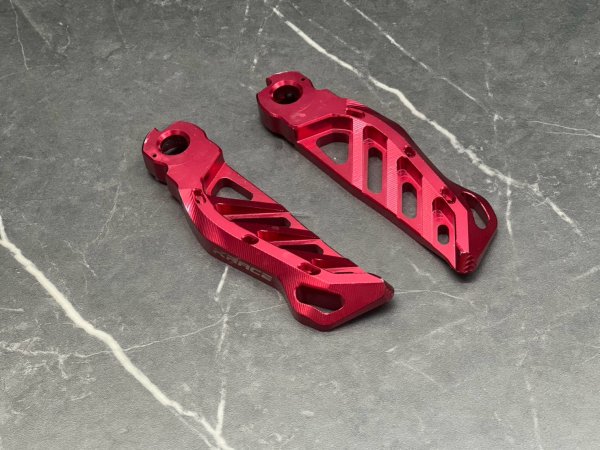 画像1: 【中古品】🌟 Krace タンデムステップ Type2 🌟 【2〜6型シグナスX・シグナスグリファス・マジェスティS・SMAX・FORCE対応】/レッド (1)