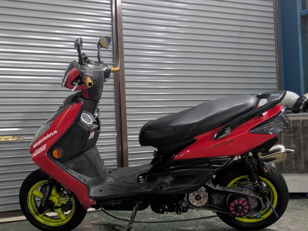 画像4: 【シグナス研究所企画】シグナスX 2型 台湾5期｜158cc・実測17.6馬力エンジン｜カスタム車両【現状販売】 (4)